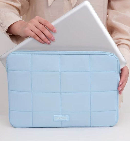 Pochette Ordinateur Matelassée – Élégance et Protection