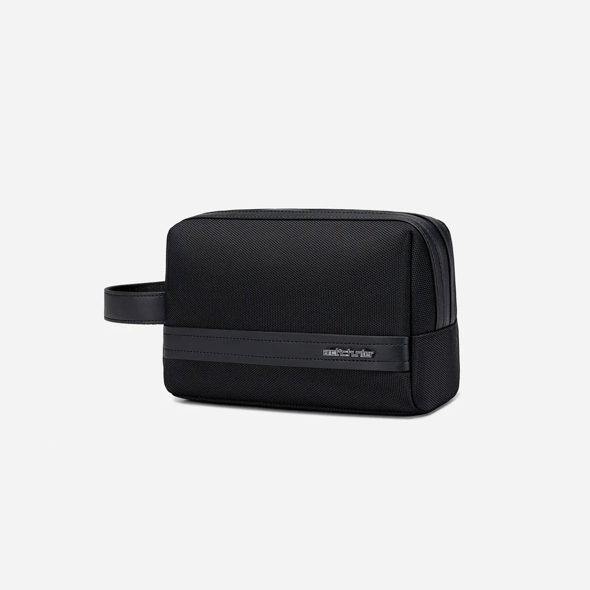 Pochette noire moderne avec organisation pratique et format compact