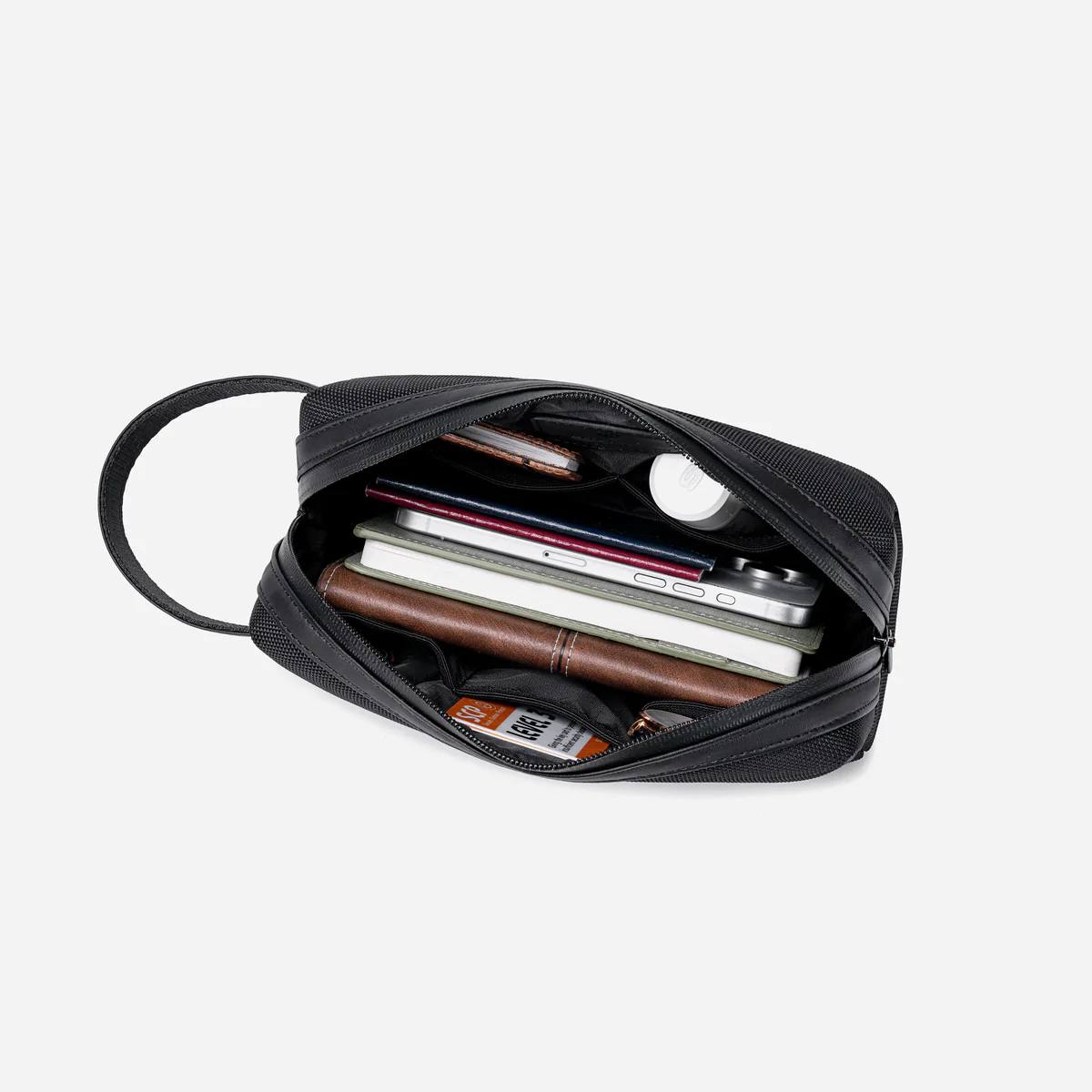 Pochette noire moderne avec organisation pratique et format compact